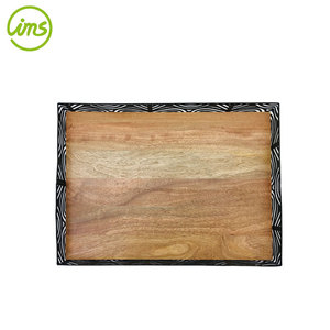 Plateau de service à dessert de fête écologique en bois rectangulaire de 11.8 "avec plat en métal - Product Image 3