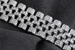 41mm Unisexe Quartz Moissanite Diamant Montre Fabricant Indien Haute Qualité Design Tendance Prix de Gros pour Fashion Business - Product Image 4