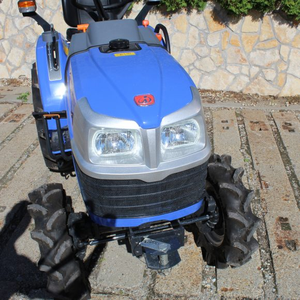 Tracteur compact Iseki TM3185 bleu, 2 roues motrices, tracteur utilitaire de jardin, facile à utiliser, tracteur agricole d'occasion et neuf à vendre. - Product Image 3
