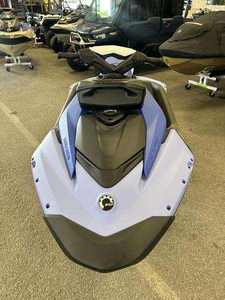 Moto Acuática Sea-Doo Spark 2025 Original con Motor Rotax 900 AC-E 90 CONV IBR de 2 Tiempos y Funciones de Audio para Uso Automático, Gran Exceso de Stock - Product Image 3