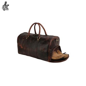 Sac de voyage en cuir de qualité supérieure, taille cabine, unisexe, fabriqué directement par le fabricant, personnalisable, en vente - Product Image 6