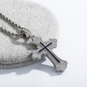 Luxus Kreuz Anhänger Halskette mit funkelnden Zirkonia vergoldeten religiösen Schmuck für Männer und Frauen Kruzifix Charm - Product Image 6