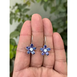 Pendientes Colgantes de Oro Blanco 925 con Tanzanita Natural, Diseño Floral para Boda con Rubí, Diamante y Perlas - Product Image 4