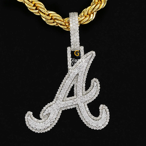 Colgante elegante con abalorio helado con diamantes redondos de corte brillante cultivados en laboratorio en plata de ley 925 en claridad VVS - Product Image 4