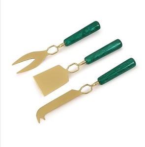 Juego de cuchillos para queso de 3 piezas de acero inoxidable dorado premium a precio mayorista - Product Image 4