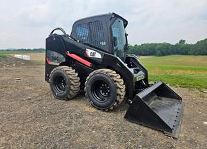 Livraison gratuite CATERPILLAR 249D Chargeuse sur pneus à chenilles EROPS, cabine avec chauffage et climatisation. Accouplement rapide. Chargeur sur pneus auxiliaire hydraulique - Product Image 2