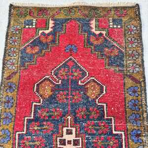 Alfombra Vintage de 1.7x3.4 pies, Alfombra Turca Pequeña, Alfombra Roja Sólida - Product Image 5