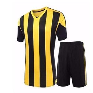 Uniforme de Fútbol Sublimado de Manga Corta, Ligero y Transpirable para Verano, Personalizable con Nombre y Número del Equipo - Product Image 3