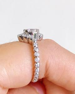 แหวนเพชรโมอิสซาไนท์ทรงกลมแบบดั้งเดิมแหวนโรแมนติกสำหรับผู้หญิง - Product Image 3