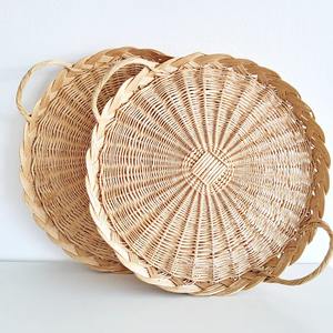 Plateau rond unique en rotin et coquillages, cadeau de vacances pour une décoration de table inspirée de la côte - Product Image 3