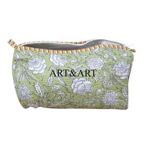 Meilleure collection de pochettes matelassées à fermeture éclair, résistantes à l'eau, grande capacité, avec pompon, imprimées de motifs floraux, en coton, écologiques et élégantes - Product Image 5