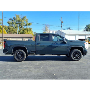 Chevrolet Silverado 3500HD LT 2024, Cabina Doble, Tracción en las Cuatro Ruedas, Volante a la Izquierda, Asientos de Cuero Oscuro, Neumáticos R19, Techo Solar Automático, 5 Bolsas de Aire, Halógeno - Product Image 4