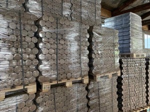 Briquetas Cilíndricas de Madera Dura 100% Sin Corteza, Ecológicas, de Alta Densidad, para Chimeneas, Marca NESTRO - Product Image 3