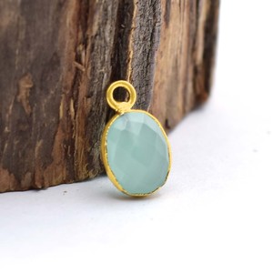 Charme en chalcédoine aqua 8x10mm Pierre ovale facettée Plaqué or Petit pendentif en grenat pour la fabrication de bijoux - Product Image 4