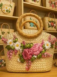 Sac à main en paille fait main bohème d'été, sac fourre-tout en paille avec broderie de ruban rose et marguerite - Product Image 4