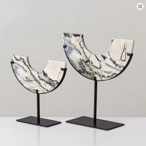 Sculpture en métal artisanale, décoration artistique avec base noire pour table ou étagère - Moderne, haute qualité, couleur personnalisable - Product Image 3