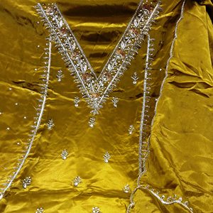 Costumes de designer modernes non cousus brodés à la main indiens pour femmes vêtements de style traditionnel pour les fêtes - Product Image 1