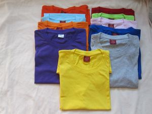 เสื้อยืดคอกลมแขนสั้นสำหรับผู้ชายผ้าคอตตอน100% ออกแบบโลโก้ได้ตามต้องการแบบเรียบ180 GSM - Product Image 3