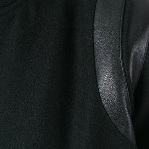 Veste universitaire pour femmes en cuir de laine personnalisée à la mode fabriquée au Pakistan à bas quantité minimale de commande Service OEM - Product Image 5