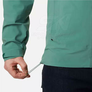 Chaqueta Impermeable Ligera con Capucha, Cortavientos y Transpirable para Uso Diario al Aire Libre y en la Ciudad - Product Image 6