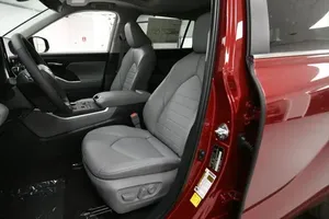 TOYOTA HIGHLANDER XLE 2023 USADO, Volante a la Izquierda/Derecha - Product Image 4