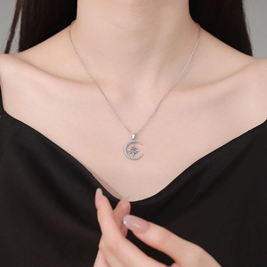 Collar de Plata de Ley S925 con Diamante Moissanita, Colgante de Luna y Estrella, Regalo de Lujo, Versión Coreana, Corte Brillante de 0.5 CT - Product Image 2