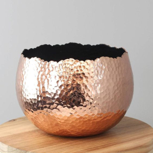 Bol à soupe martelé en cuivre rustique Bol à fruits antique en cuivre rond de la plus grande qualité à prix attractif Fournisseur de vaisselle - Product Image 3