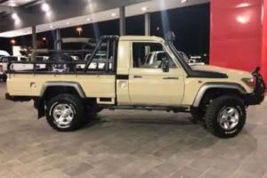 2021 para VDJ79 Pickup Diesel Turbo 6 cilindros 6,1-8L Manual FWD cuero oscuro R17 a la venta - Product Image 4