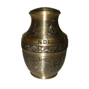 Urnes de crémation en laiton Urne funéraire souvenir Design fait à la main Vert foncé Antique brillant finition cendres funéraires fournisseur de l'Inde - Product Image 6