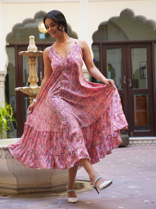 Robe évasée pour femme à imprimé numérique, couleur rose, en polyester, confortable à porter, sans manches et col en V - Product Image 2