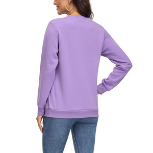Sweat-shirt à col rond doublé polaire et durable pour femme avec logo avant Options personnalisées pour les tenues d'hiver décontractées - Product Image 4