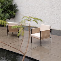 Fauteuil de salon d'extérieur en acier personnalisé OEM, résistant aux UV, avec corde tressée, idéal pour les clubs de plage et cafés