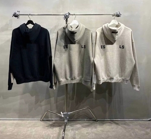 Sudadera con Capucha <span class=keywords><strong>Fear</strong></span> of God Essentials Colección Otoño/Invierno 22 con Estampado Flocado <span class=keywords><strong>de</strong></span> Letras y Flores Delantero y Trasero - Product Image 2