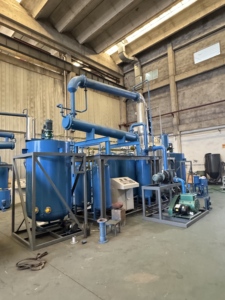 Usine de distillation d'huile usagée facile à utiliser pour la production d'huile de base et de diesel - Product Image 4