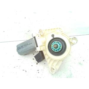 Moteur électrique de vitre avant droite MERCEDES Classe B W245 1ère Série A169824442 (05>11) - Product Image 1