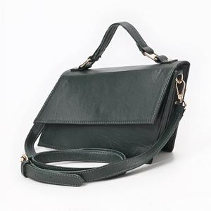 Pochette de style occidental en PU pour filles avec fermeture à glissière à pompons à conception florale usinée à la main sangle bandoulière amovible grande capacité - Product Image 1