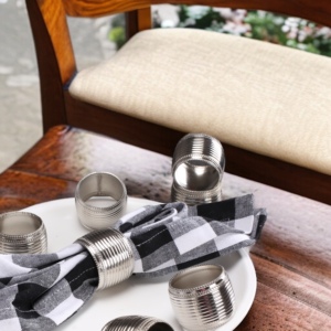 Nouveau rond de serviette de conception de finition argentée meilleur pour la vaisselle vaisselle porte-serviettes en métal solide Design Royal décor d'intérieur - Product Image 2