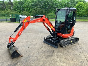 Mini-excavatrice Kubota U20-3 |   Excavatrice compacte à bras zéro de 2 tonnes pour la construction et l'aménagement paysager - Product Image 2