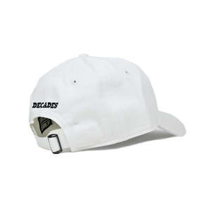หมวก Decades Hat Co รุ่น Stylish 6-Panel Grotto Polo Cap ผ้ากำมะหยี่อ็อกซ์ฟอร์ด ทรงโค้งลายใบไม้และเสือดาว ดีไซน์ทันสมัย สปอร์ต (สีขาว) - Product Image 2