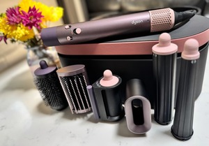Envoltura de aire DYS0N estándar pura i.d. Secador de Pelo Supersonic Nural Multi-Estilizador 6 en 1 para Cabello Liso, Ondulado y Rizado con 3 Temperaturas y Función de Aire Frío - Product Image 2