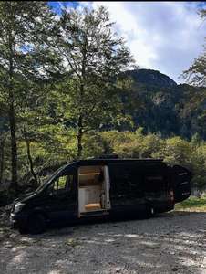 Autocaravana para 2-6 Personas para Acampar - Product Image 2