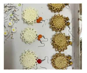 Pendientes de ratán bohemios hechos a mano-Pendientes de ratán ligeros para el verano, diseño tejido natural, perfecto para la playa o el aspecto de un festival - Product Image 6