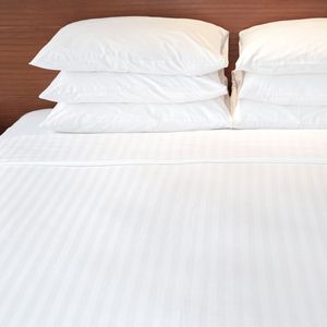 Ensemble de drap de lit tissé moderne à rayures en satin T-250 personnalisé drap de lit plat hautement respirant pour rayure exclusive Queen Size - Product Image 2