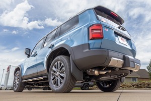 Vendemos 2024 Toyota LandCruiser First Edition Full-Time 4WD Centro de bloqueo Diferencial Heritage Style Faros delanteros Mano izquierda - Product Image 2