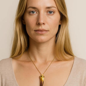 Collar con Colgante de Cuerno de Búfalo, Joyería Tribal Natural y Sostenible para Mujer, Alta Calidad - Product Image 1