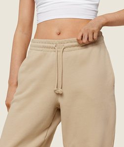 Pantalon de survêtement surdimensionné pour femme Baggy Fit avec logo brodé personnalisé - Product Image 2