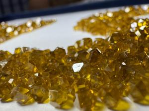 เม็ดขัดเพชรสังเคราะห์ SOHAM NIMIT แบบคม  ผลิตในห้องปฏิบัติการ  วัสดุขัดผิวสีเหลือง  แบบดิบ HPHT  ขนาดเม็ด 1.2-3.4 มม. - Product Image 6