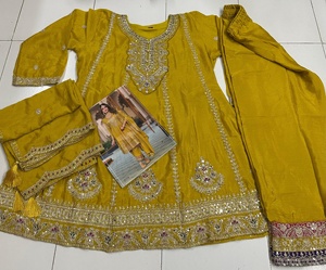 Ensemble de costume Chinon Salwar Kameez de qualité supérieure avec broderie élégante, parfait pour les fonctions de mariage, collection de vêtements de fête - Product Image 4