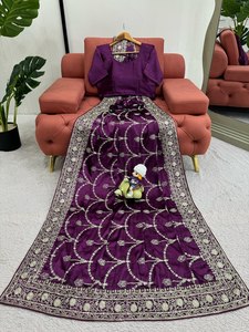 Sarees en soie Banarasi de qualité supérieure Tenue de fête indienne élégante et décontractée avec un beau tissage disponible au prix de gros - Product Image 4