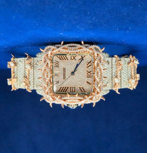 Reloj de Hombre Ultra Lujoso con Incrustaciones de Diamantes Moissanite VVS Brillantes y Esfera con Números Romanos de Diadream Gems & Jewels - Product Image 2